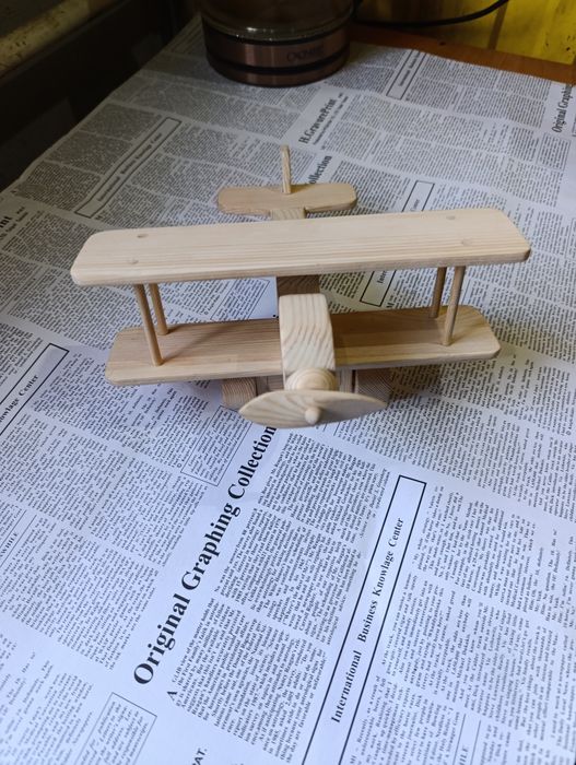 Самолёт из дерева