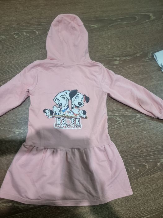 Цена за все Вещи для девочек 3-4 года 
Юнусобод 17-квартал 
Телефонни