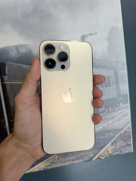 Iphone 14 Pro Max Golden