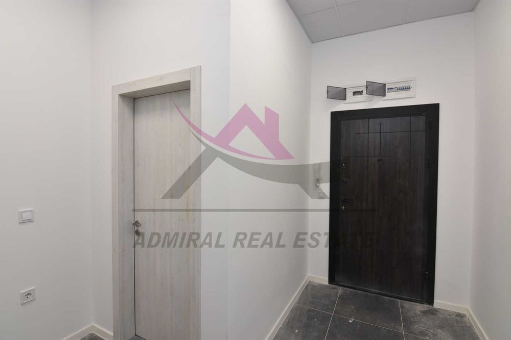 Атрактивен -тристаен -Младост 1