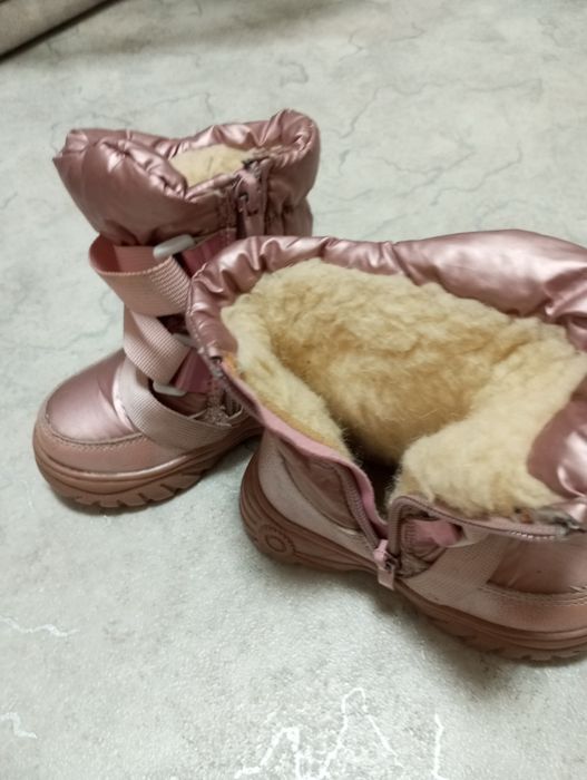 продаю детскую обувь