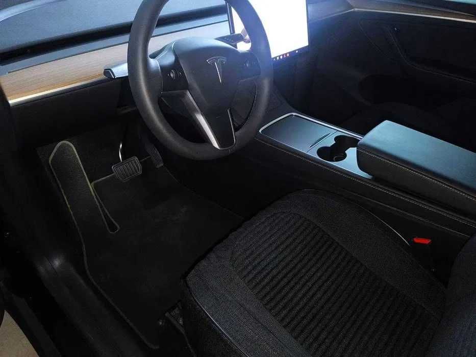 Tesla Model Y  - Long Range Dual Motor