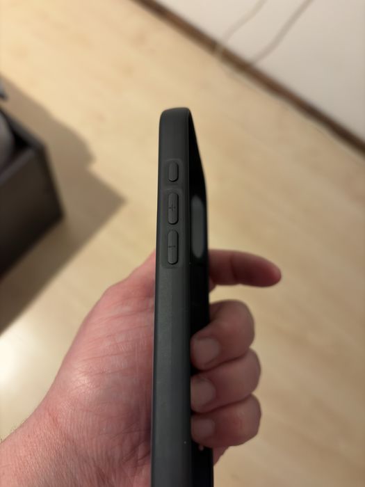 Husă iPhone 17 cu model imprimat de șoim