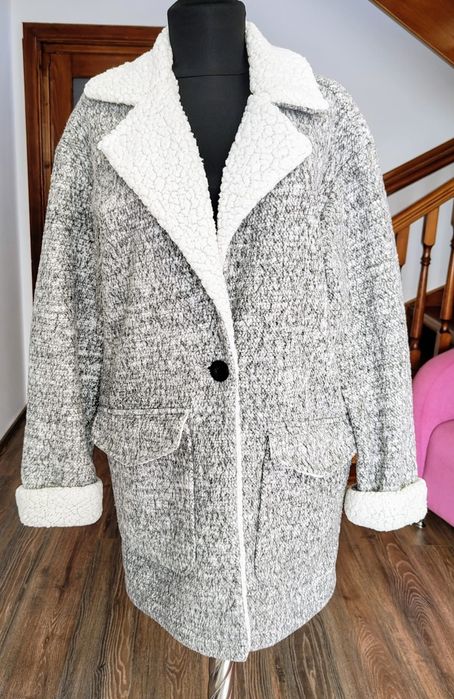 Palton marca Breska, gri cu alb