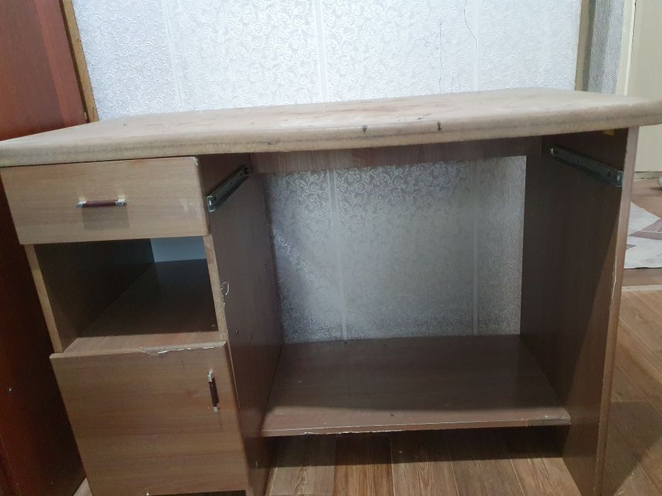 Продам старый стол бу