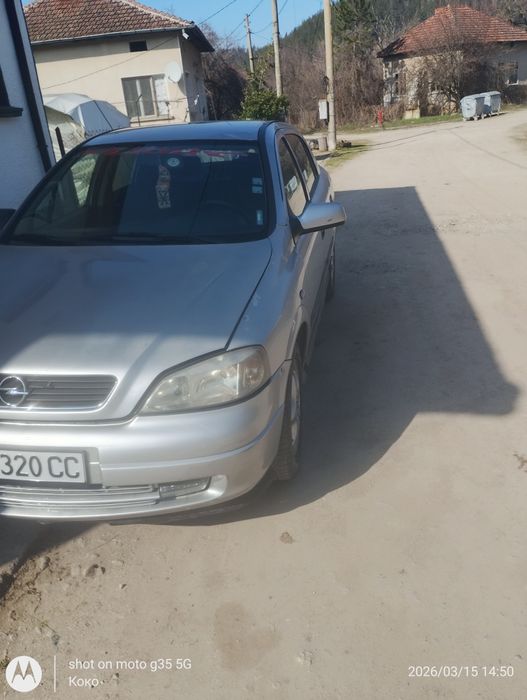 Продавам Опел астра 1.6
