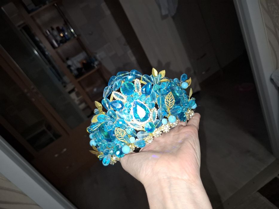 Продам очень красивую диадему