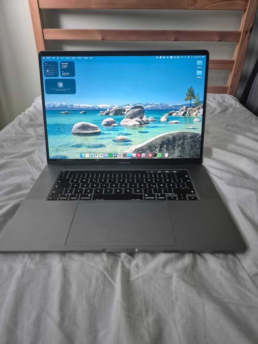MacBook Pro 16" (2019) – Intel Core i7, 16 GB RAM, 512 GB SSD – stare foarte bună