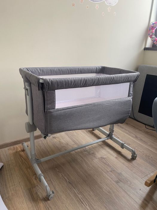 Кошара next to me с подвижна страница и на колелца