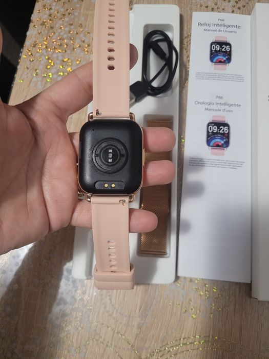 Vând Smart watch pentru femei