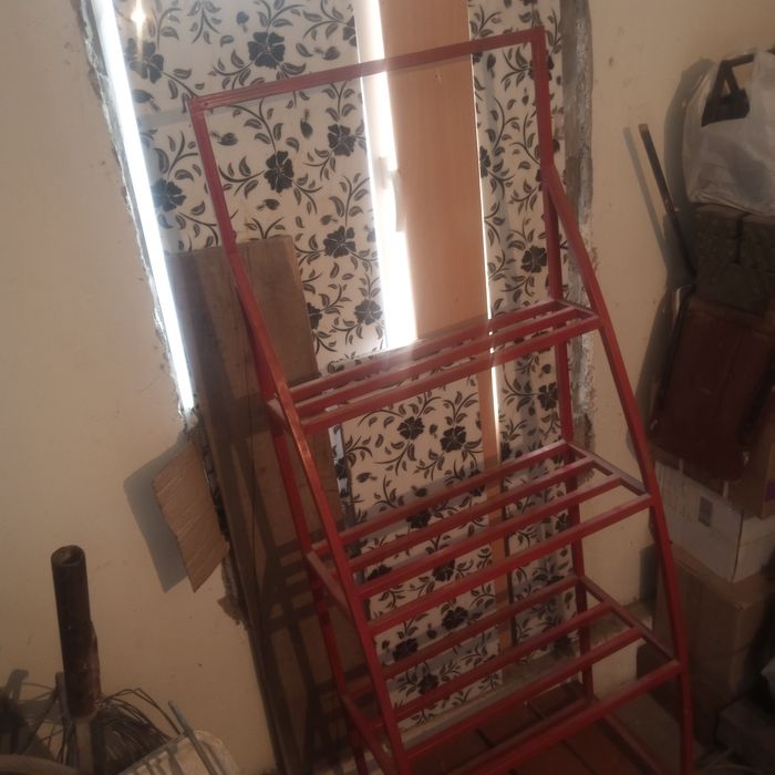 Стеллаж железный. Три полки.