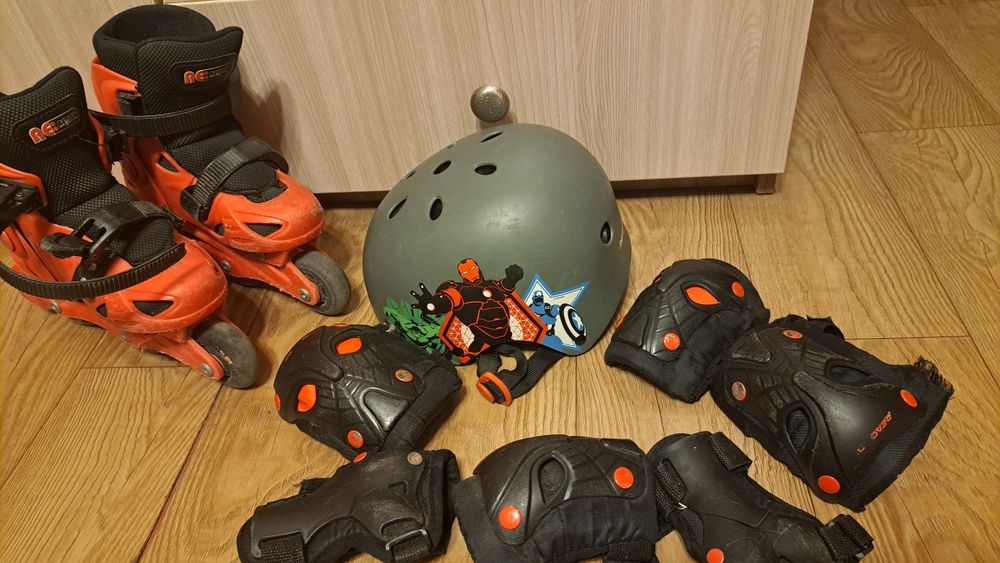 Роликовые коньки