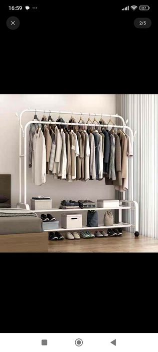 Garderob stayashiy veshilka