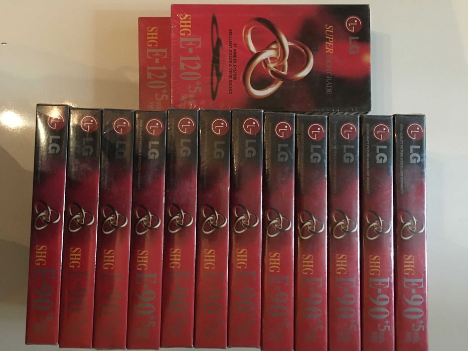 Видеокассеты VHS запечатаные 14 штук