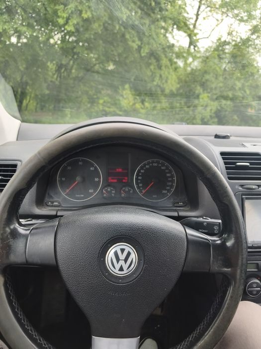 Vând Golf 5 1.9TDI