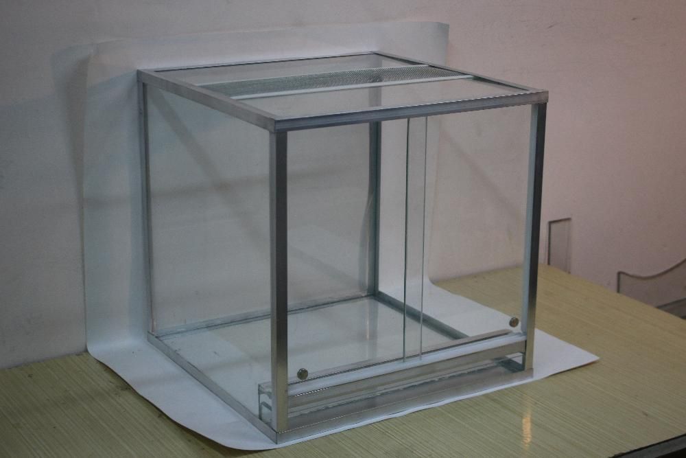 террариум для пауков,улиток и насекомых