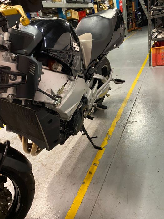 Dezmembrez Suzuki Gsr 600 model 2008