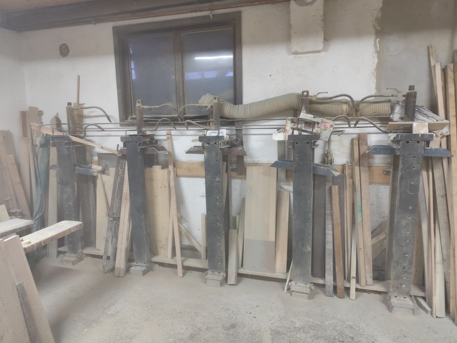 Vând presa hidraulica grinzi baghete lemn tamplarie