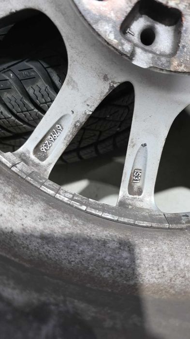 Set 4 jante originale BMW + anvelope iarnă Pirelli Sottozero 3