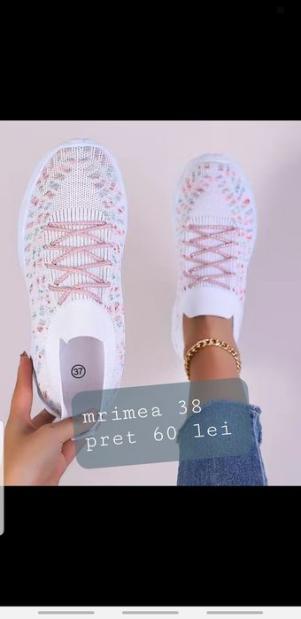 Vand adidasi  dama și sandale