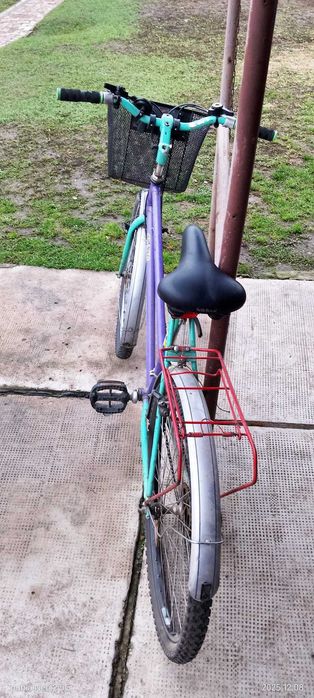 Vind bicicleta dama de 26 cu cos