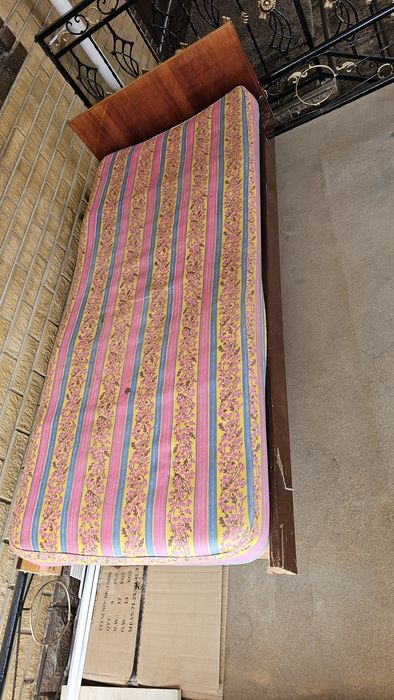 Кровать с матрасом 191х86см