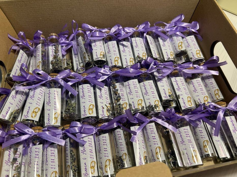 Fiole cu lavanda marturii