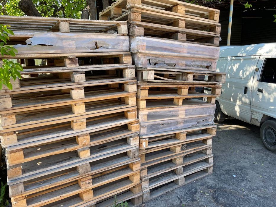 Поддон сотилади