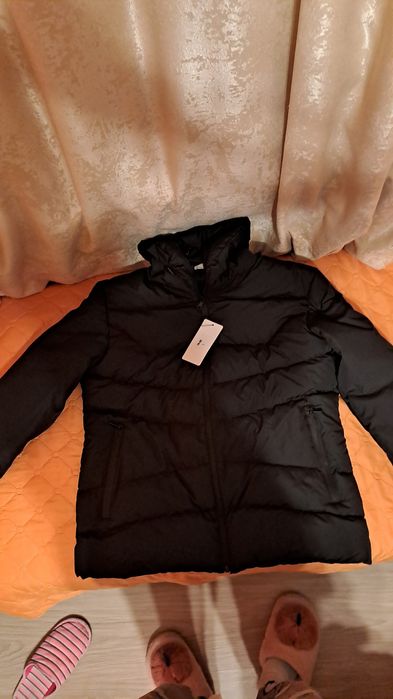 Чисто ново яке черно