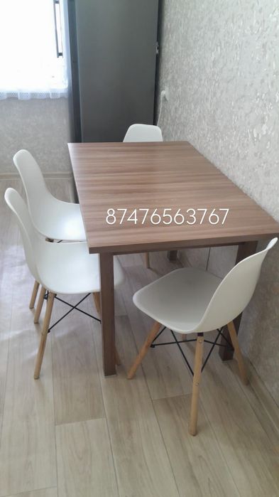Продам кухонный стол и стулья