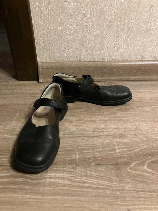 Продам женскую  обувь