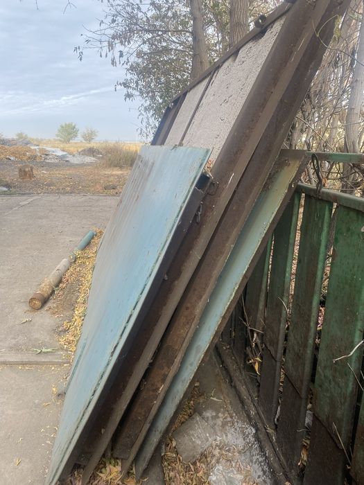 Продам ворота гаражные б/у