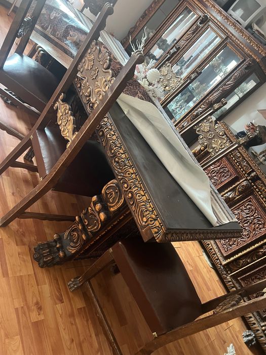 Vând urgent! Mobilă lemn masiv sculptată manual.