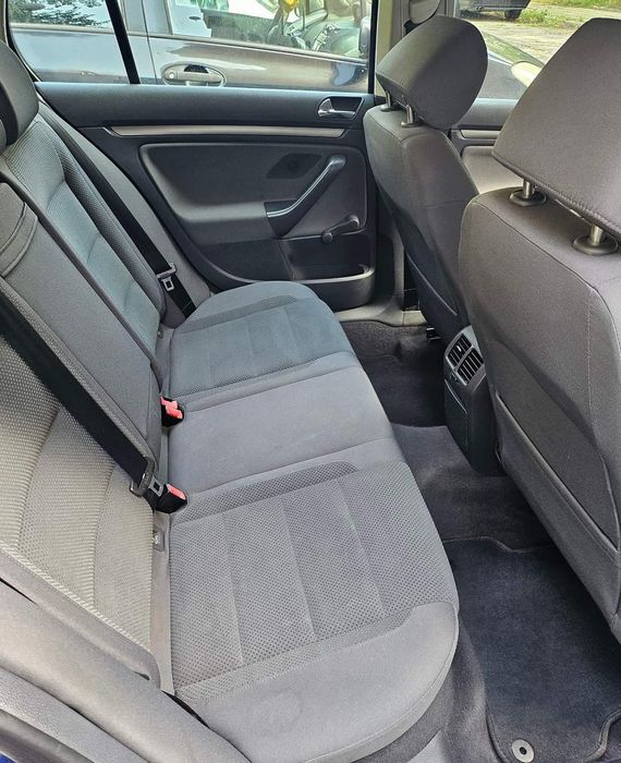 Продавам Голф 5 1.9 105кс. на ЧАСТИ, както и ВСЯКАКВИ други Голф 5ци