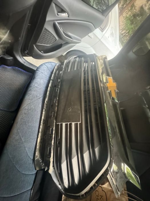 Решетка облицовка Tracker 2 Premier