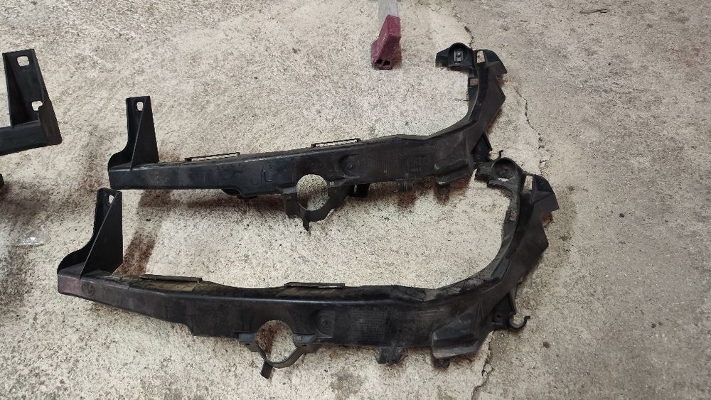 Държач фар БМВ е90 е91