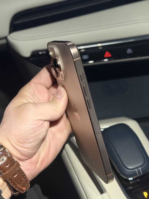 Продам Айфон 16 про макс