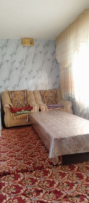 Продается 4-х комнатная квартира Чирчик 10 микрорайон