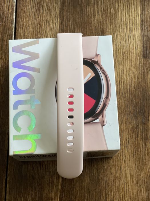 Смарт часовник Samsung Galaxy Watch Active