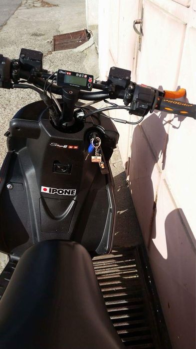 Скутер Aprilia Factoty SR