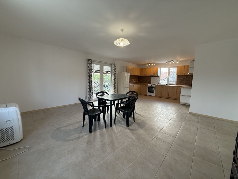 Дава се под наем Къща в с. Ново Ботево, Област Добрич - 111 кв.м за 550 € - Снимка #2