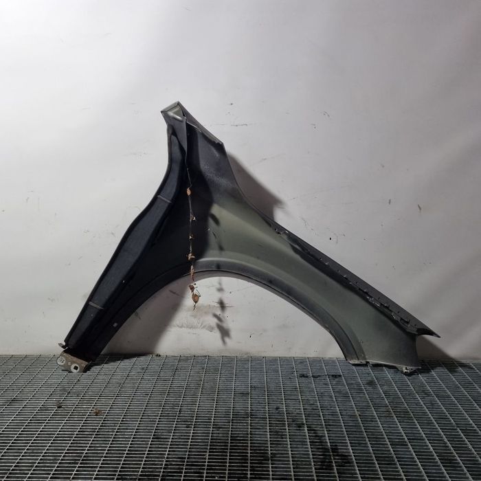 Aripa Stanga Fata Mercedes GLA ( X156 ) 2013 - 2017 4 Usi Mountain Grey 787 (1470)