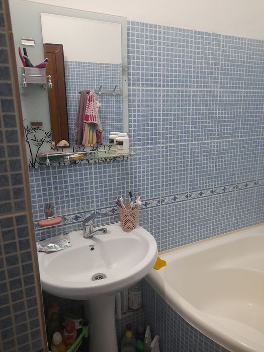 2-xonali ko'p qavatli uy sotiladi