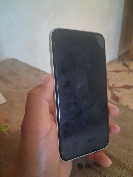 IPhone 11 c гарантий
