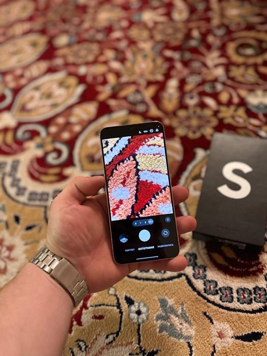 Продам телефон срочно