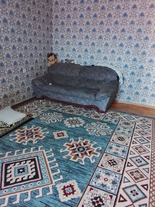 Көп қабатты үйден үй сатылады 1 этаж