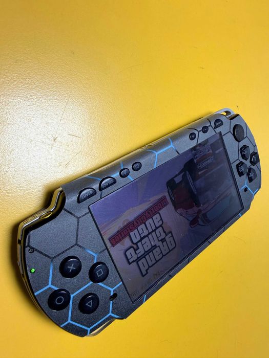 Playstation Portable Sony PSP 2000  Плейстейшън 4G карта