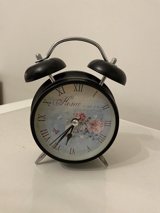 Продаю будильник настольный