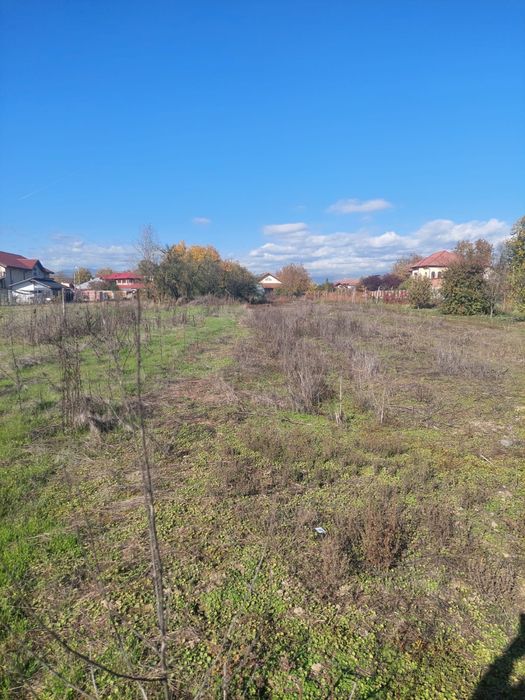 Vand teren extravilan aproape de intravilan 2600mp Targu Jiu