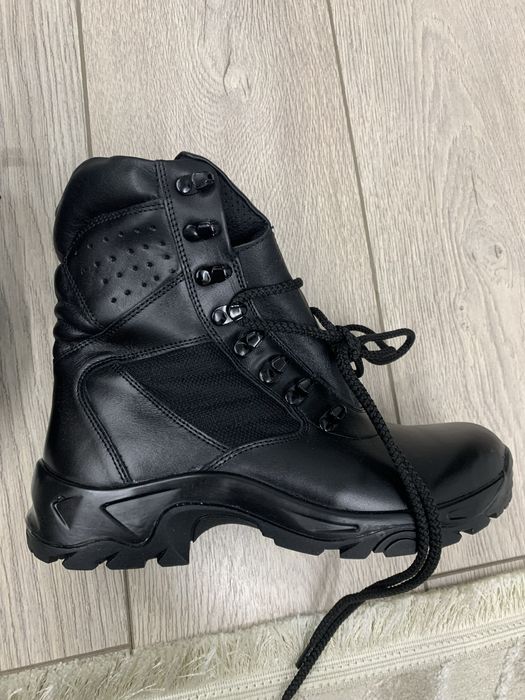 Продам берцы новые 40 размер